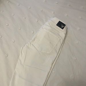 American Eagle super super stretch artist crop jeans in white